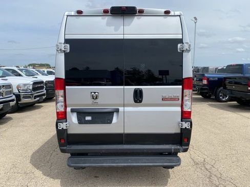 Used 2021 RAM ProMaster 2500 w/ Convenience Group FWD image 4