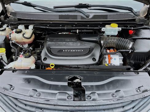 Used 2019 Chrysler Pacifica Touring-L w/ S Appearance Package image 30