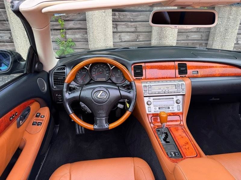 Used 2004 Lexus SC 430 Convertible RWD image 11