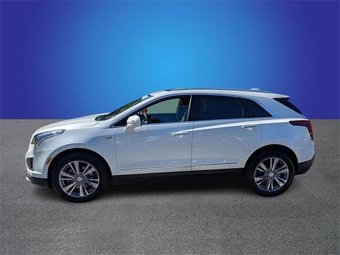 Certified 2025 Cadillac XT5 Premium Luxury image 2