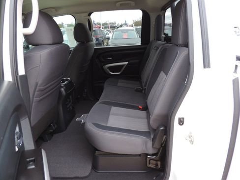 Used 2021 Nissan Titan SV w/ SV Convenience Package image 20