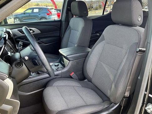 Used 2023 Chevrolet Traverse LT image 10