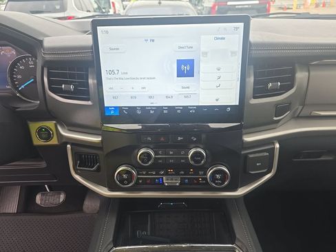 Used 2024 Ford Expedition XLT AWD/4WD image 6