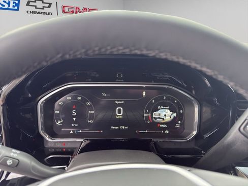 New 2026 GMC Sierra 1500 Elevation image 13