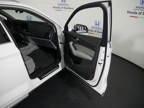 Used 2021 Audi Q5 2.0T Premium w/ Convenience Package image 7