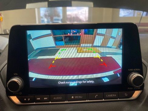 Used 2024 Nissan Sentra SV image 28