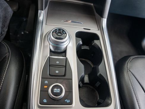 Used 2021 Ford Explorer Limited w/ Equipment Group 301A AWD/4WD image 14