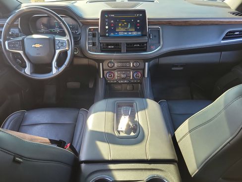 Used 2022 Chevrolet Suburban Premier image 14