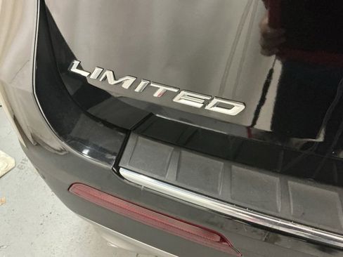 Used 2022 Ford Explorer Limited w/ Hybrid Equipment Group 310A image 6