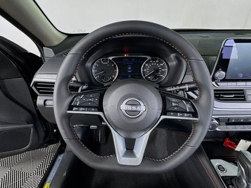 New 2025 Nissan Altima 2.5 SR image 10