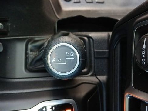 Used 2025 Jeep Gladiator Sport image 57