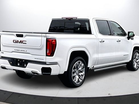 Used 2025 GMC Sierra 1500 Denali image 8