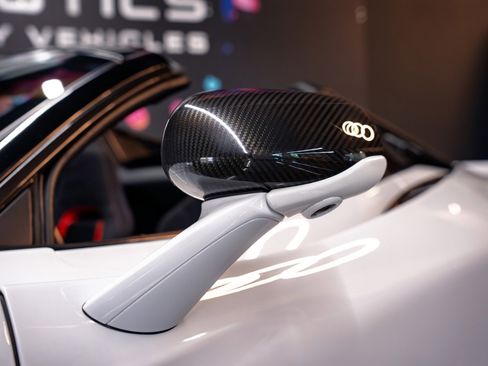 Used 2020 McLaren 720S Spider image 18