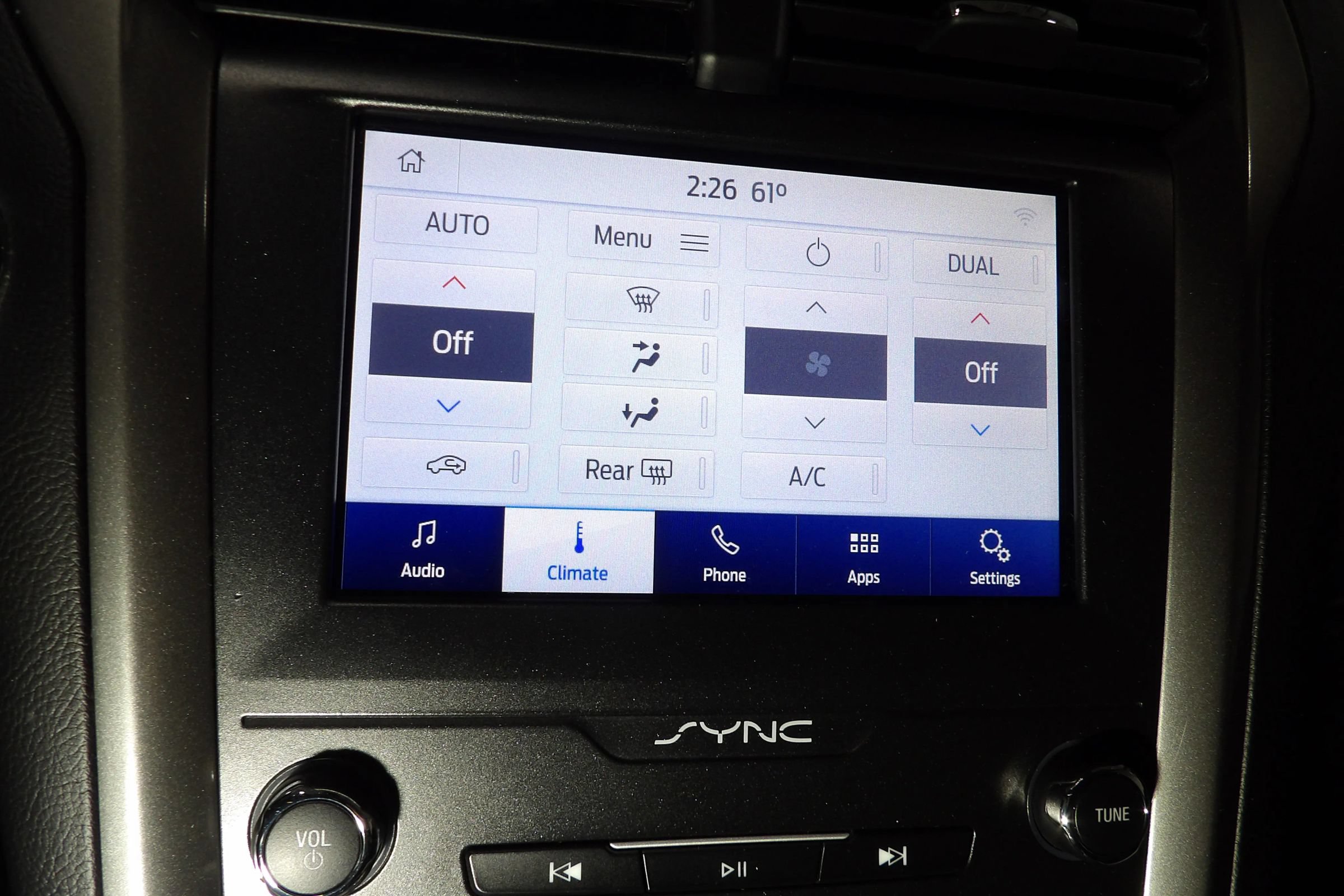 Used 2020 Ford Fusion SE FWD image 15