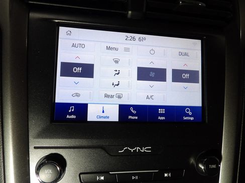 Used 2020 Ford Fusion SE FWD image 15