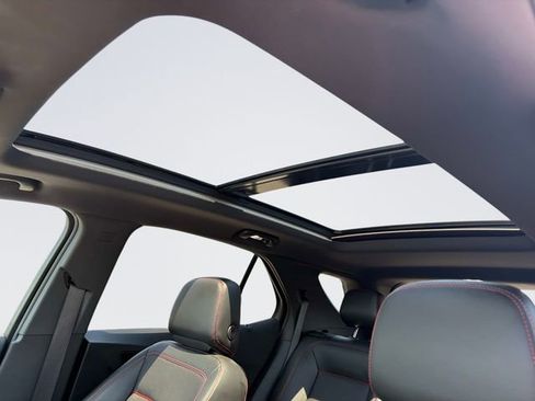 Used 2023 Chevrolet Equinox RS w/ RS Leather Package FWD image 25