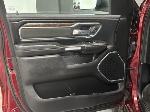 Used 2019 RAM 1500 Laramie AWD/4WD image 9