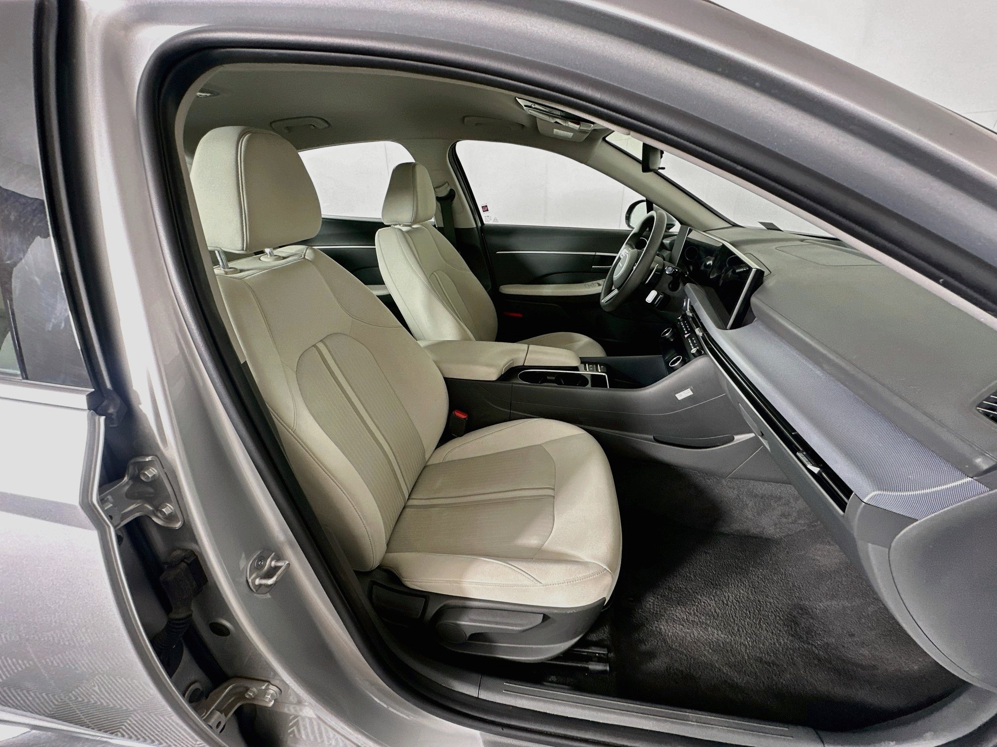 Used 2025 Hyundai Sonata SEL FWD image 29