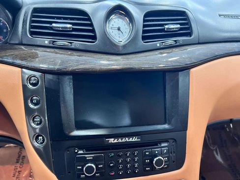 Used 2015 Maserati GranTurismo Sport RWD image 17