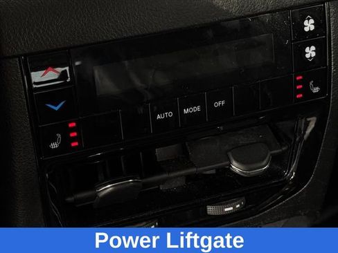 Used 2023 Jeep Grand Cherokee L Limited w/ Black Appearance Package AWD/4WD image 19