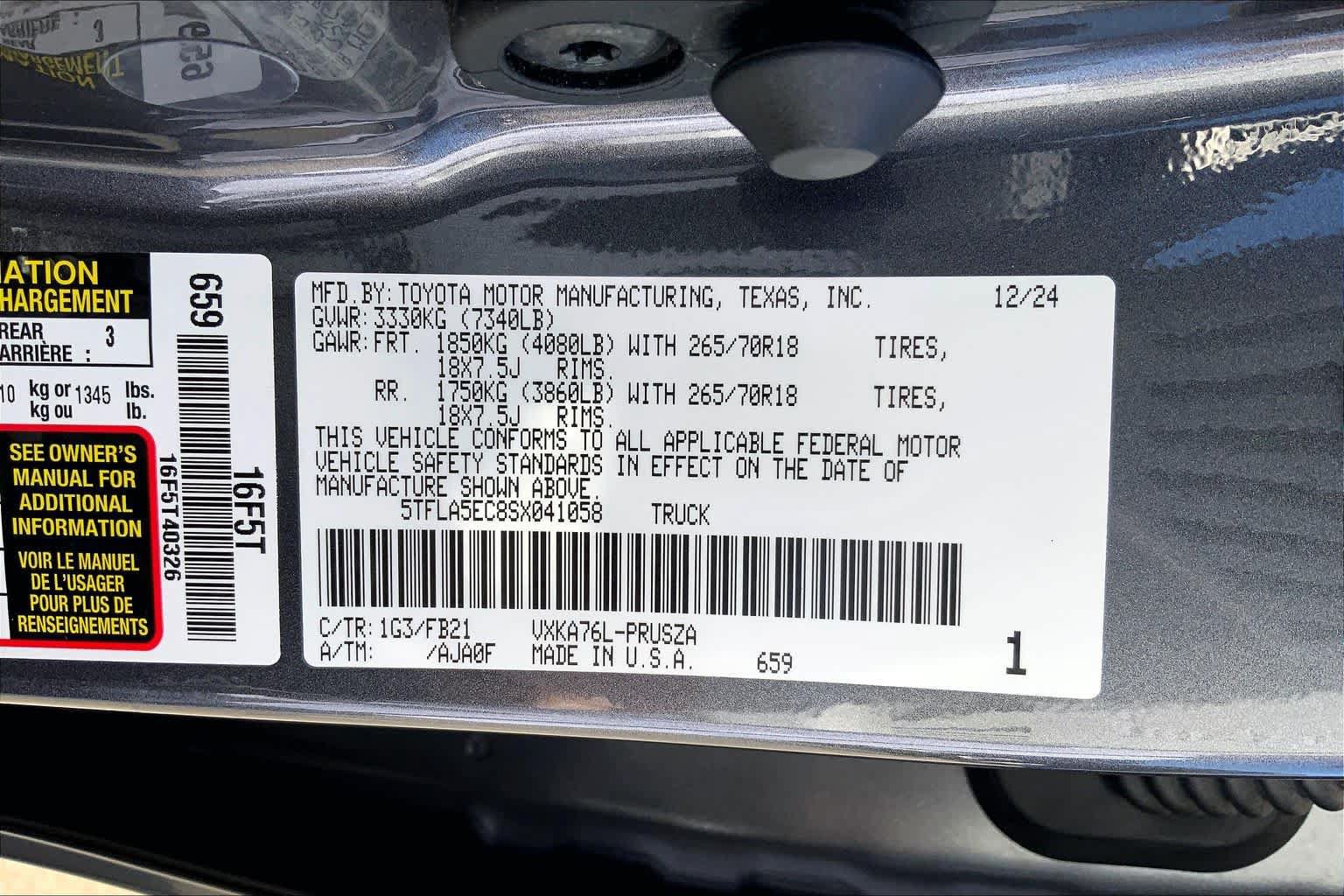 Used 2025 Toyota Tundra SR5 w/ TRD Off-Road Package AWD/4WD image 33