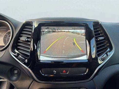 Used 2020 Jeep Cherokee Limited image 12