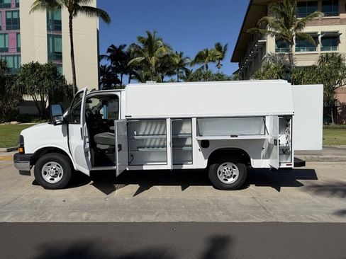 New 2025 Chevrolet Express 3500 w/ Power Convenience Package image 13