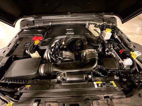 Used 2021 Jeep Gladiator Overland w/ Popular Equipment Package image 28