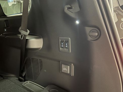 Used 2026 Lexus GX 550 w/ Cold Area Package image 36