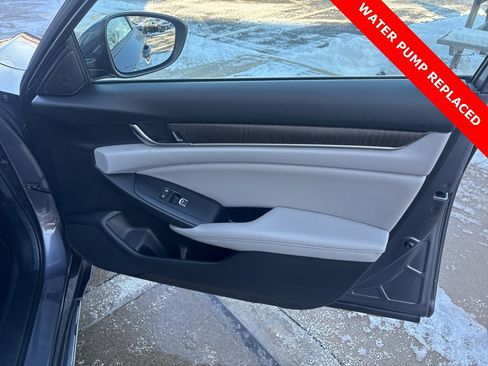 Used 2019 Honda Accord EX image 8