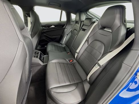 Certified 2025 Porsche Panamera RWD image 24