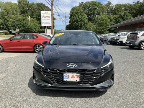 Used 2021 Hyundai Elantra SEL w/ Convenience + Premium Package FWD image 2