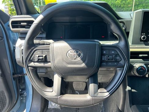 Certified 2026 Toyota Tacoma SR5 AWD/4WD image 23
