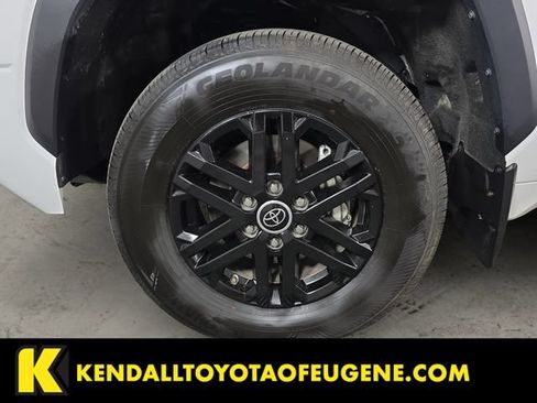 Used 2022 Toyota Tundra SR5 AWD/4WD image 9
