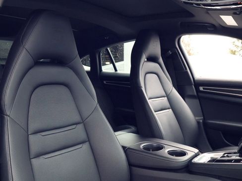 Certified 2022 Porsche Panamera 4 Platinum Edition image 24