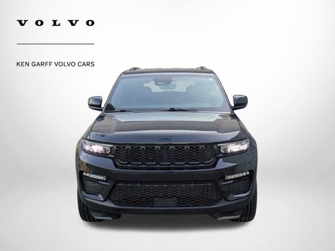 Used 2024 Jeep Grand Cherokee Limited w/ Black Appearance Package image 9