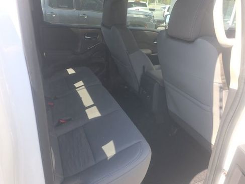 Used 2022 Nissan Frontier SV w/ Technology Package image 10