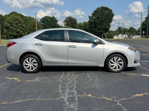 Used 2017 Toyota Corolla LE FWD image 10