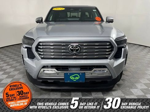 Used 2024 Toyota Tacoma Limited w/ Limited Package (LT) AWD/4WD image 10