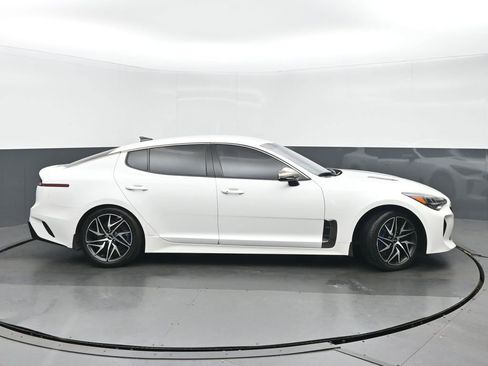 Used 2022 Kia Stinger GT-Line RWD image 2