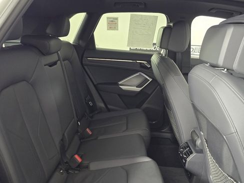 Used 2025 Audi Q3 2.0T Premium image 18