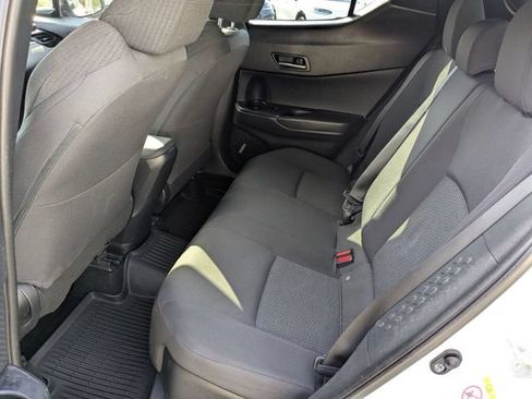 Used 2018 Toyota C-HR XLE FWD image 27