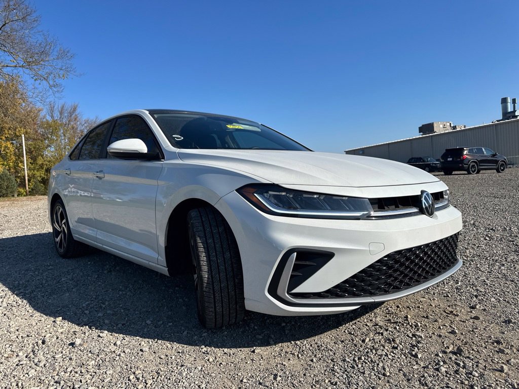 Used 2026 Volkswagen Jetta SEL FWD image 11