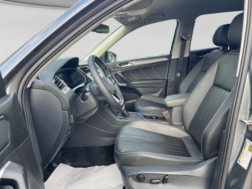 Used 2024 Volkswagen Tiguan SE FWD image 23