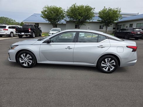Used 2024 Nissan Altima 2.5 S FWD image 6