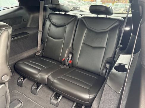 Used 2025 Cadillac XT6 Premium Luxury AWD/4WD image 23