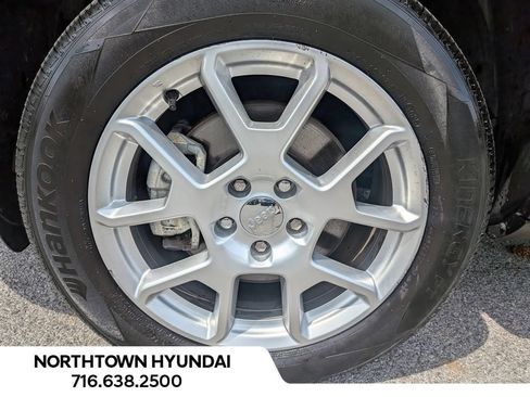Used 2021 Jeep Renegade Latitude w/ Sun & Sound Group AWD/4WD image 42