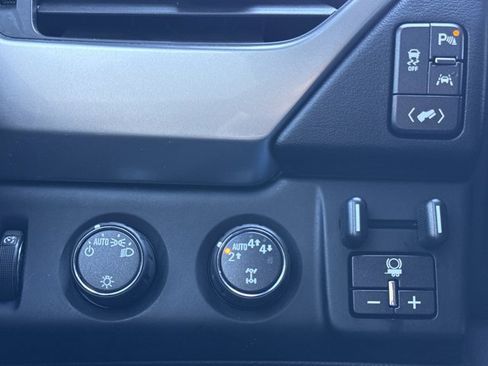 Used 2019 Chevrolet Tahoe LS w/ All-Season Package image 23