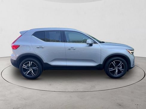 Certified 2025 Volvo XC40 B5 Core AWD/4WD image 6