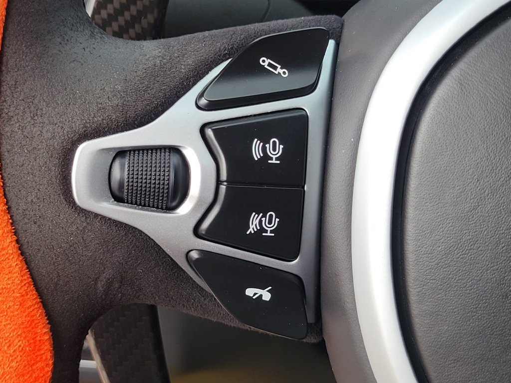 Used 2023 Aston Martin V8 Vantage Coupe RWD image 22
